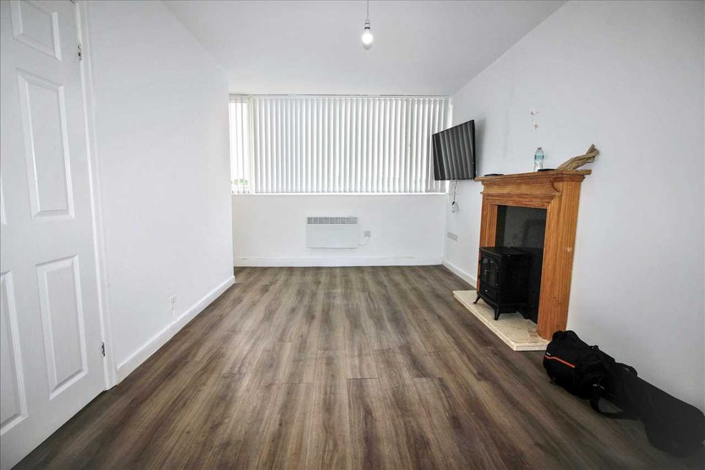 Property photo 2 of 5 Lounge