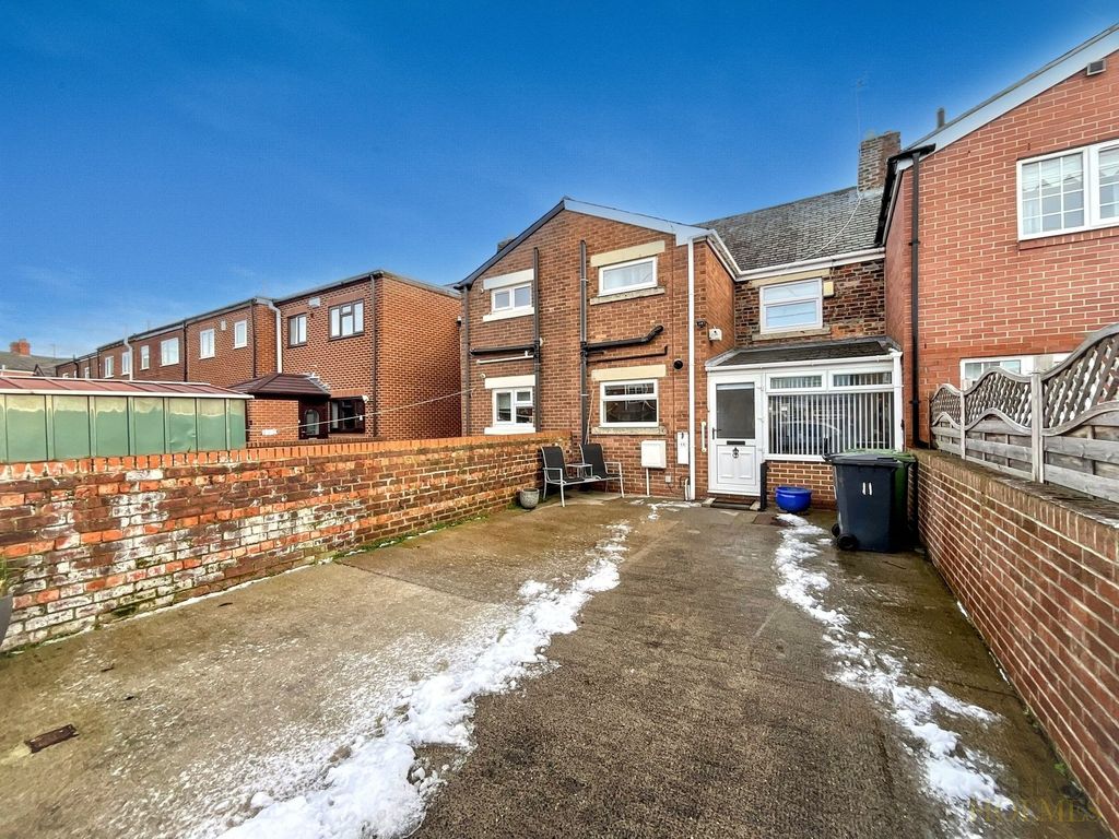 Property photo 3 of 11