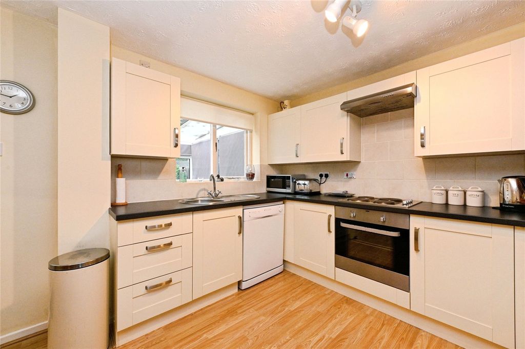 Property photo 2 of 20 Picture No. 15