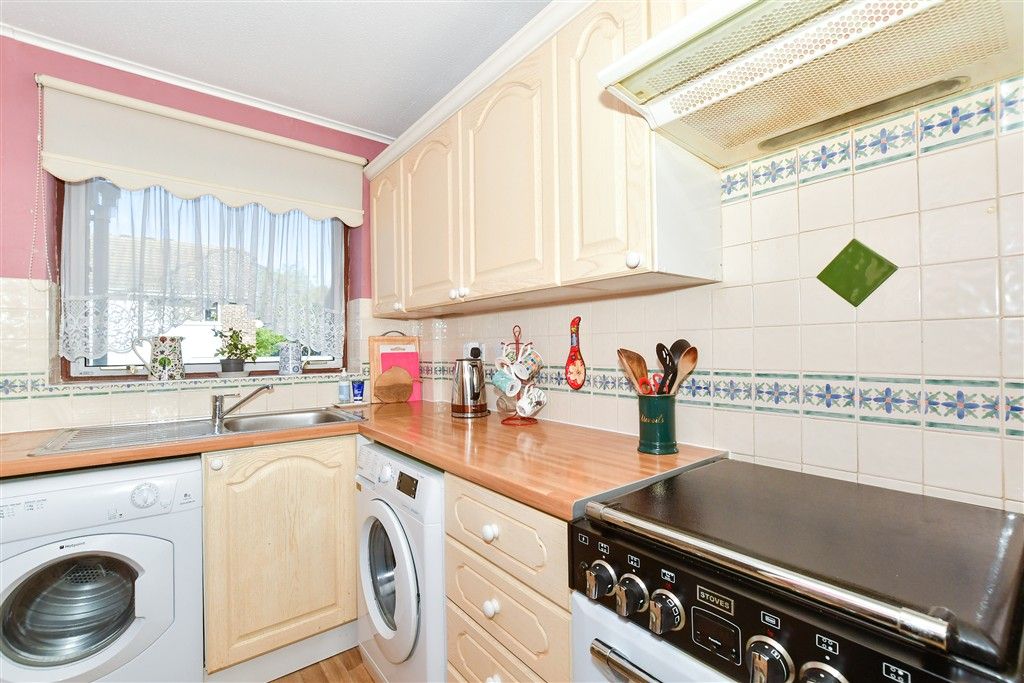 Property photo 3 of 17 Kitchen