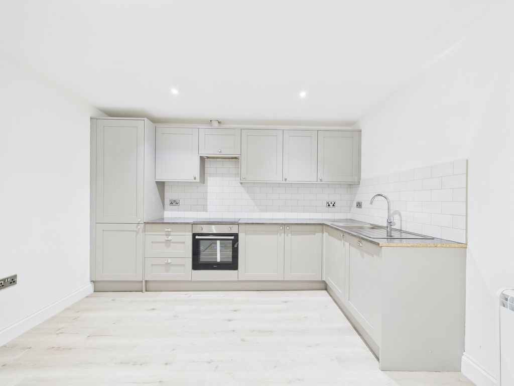 Property photo 1 of 6 Kitchen Diner