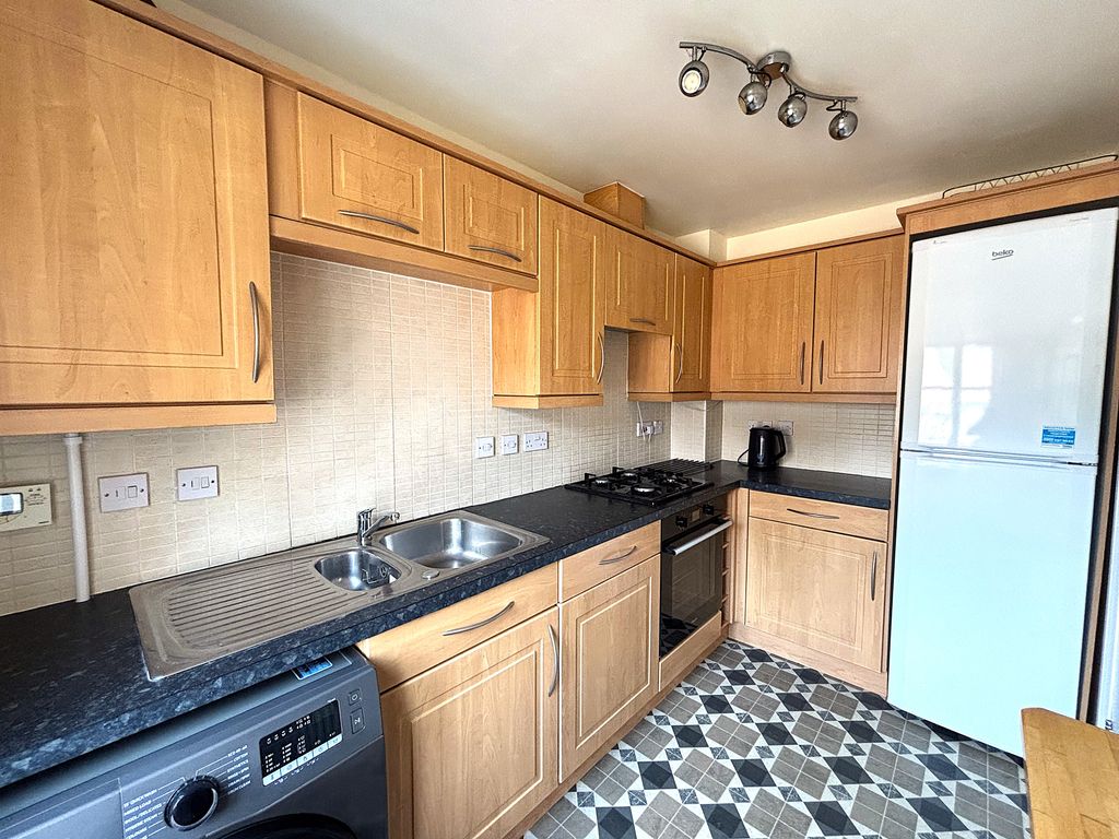 Property photo 3 of 16