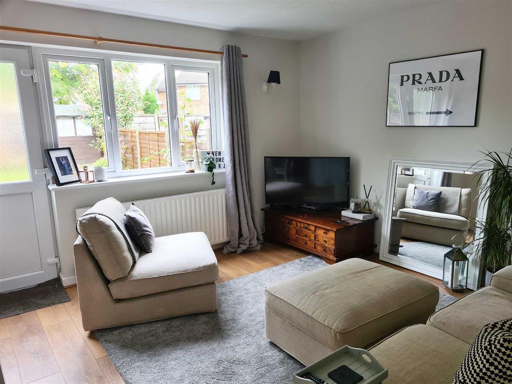 Property photo 3 of 8