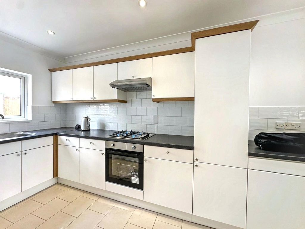 Property photo 1 of 14 Picture No. 12