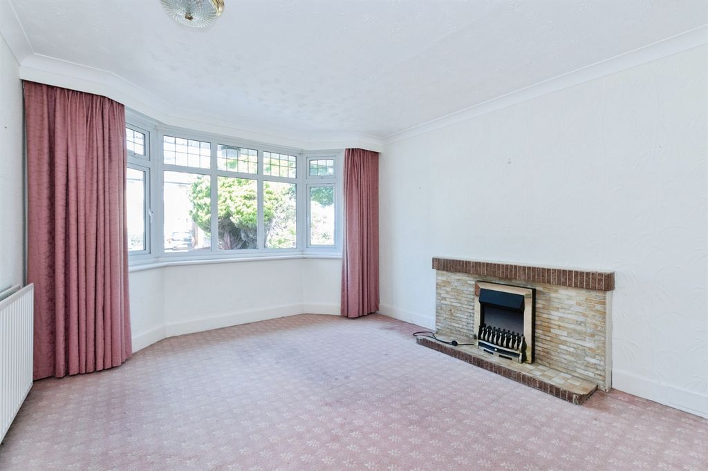 Property photo 2 of 16