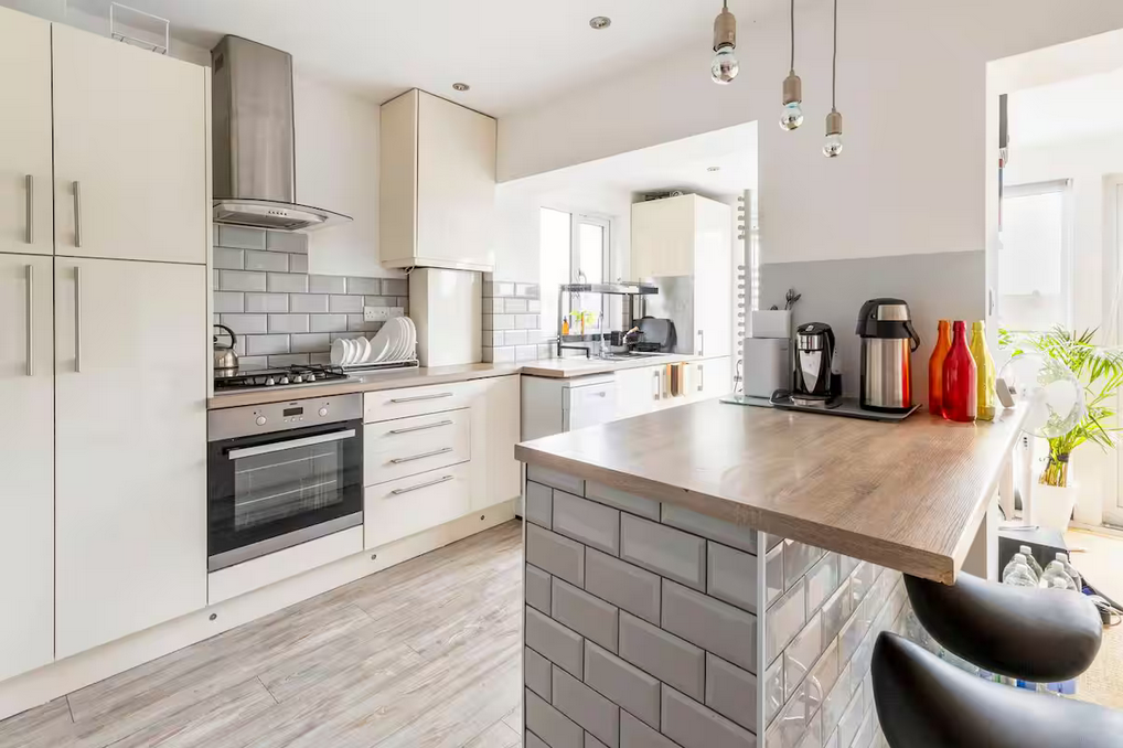 Property photo 2 of 43