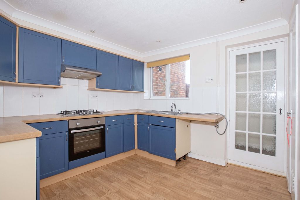 Property photo 2 of 16 Guildford_11