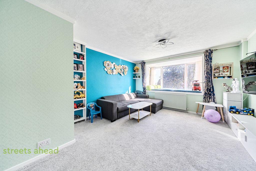 Property photo 2 of 17 A5E98A28-50A2-465...