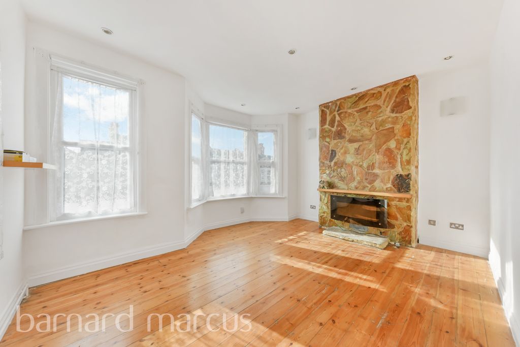 Property photo 2 of 8 Image