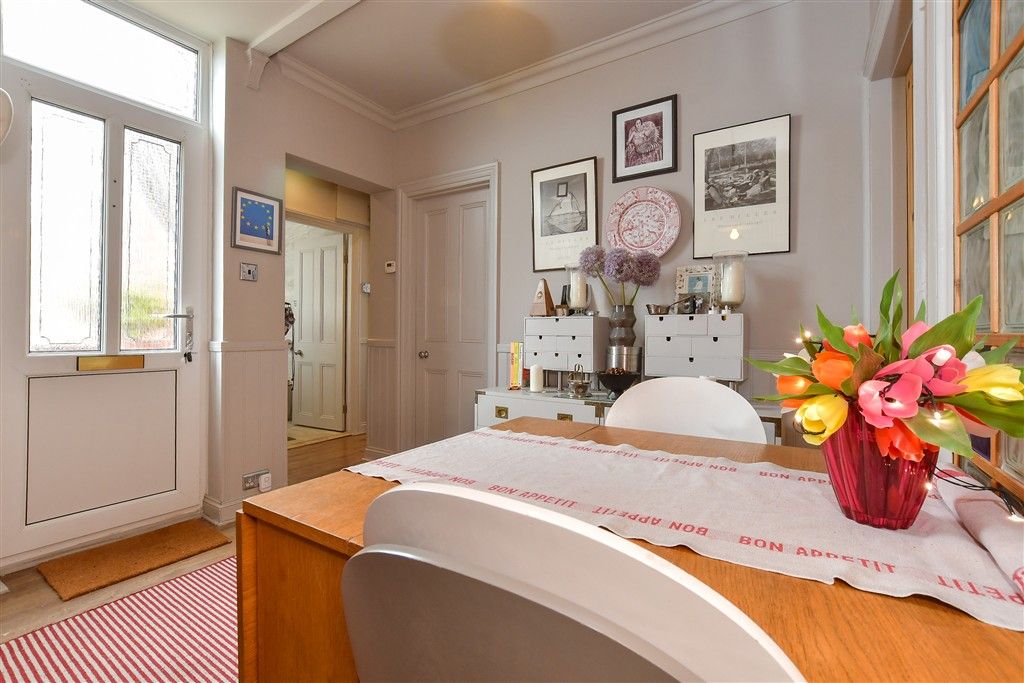 Property photo 3 of 10 Entrance Hall