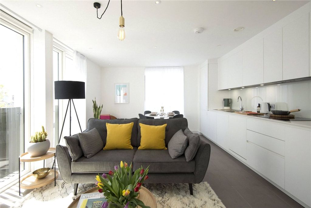 Property photo 2 of 28 Show Home Image 1