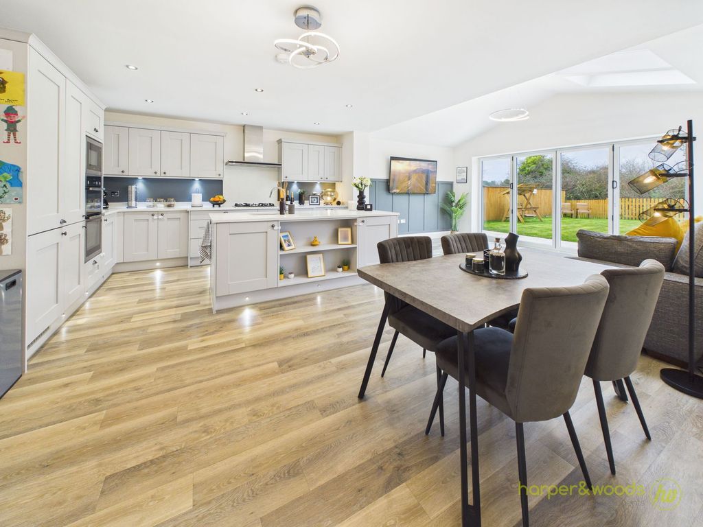 Property photo 2 of 42