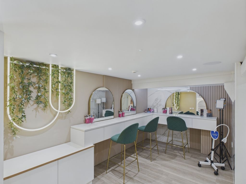 Property photo 3 of 9 Photo 6