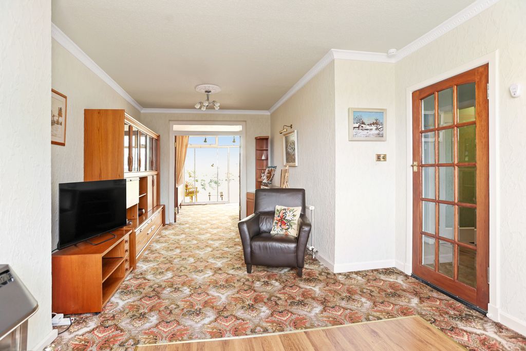 Property photo 3 of 15 Property Image 4