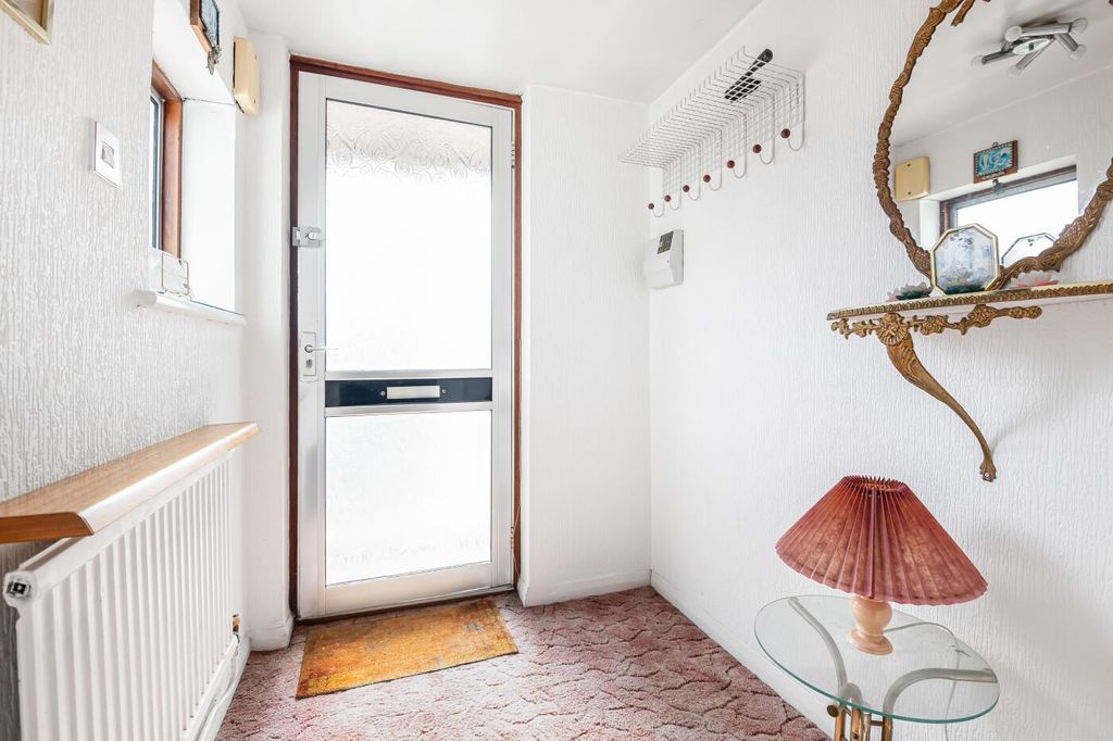 Property photo 2 of 15 Entrance Hall