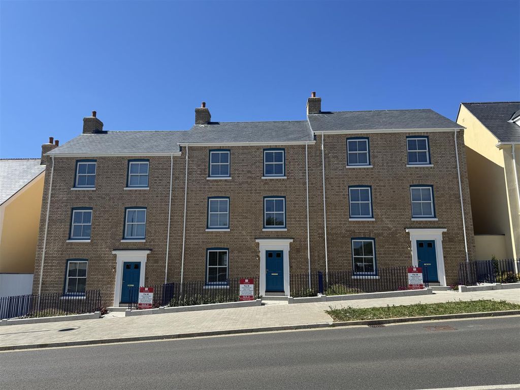 Property photo 1 of 2