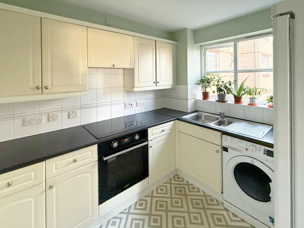 Property photo 3 of 7 8