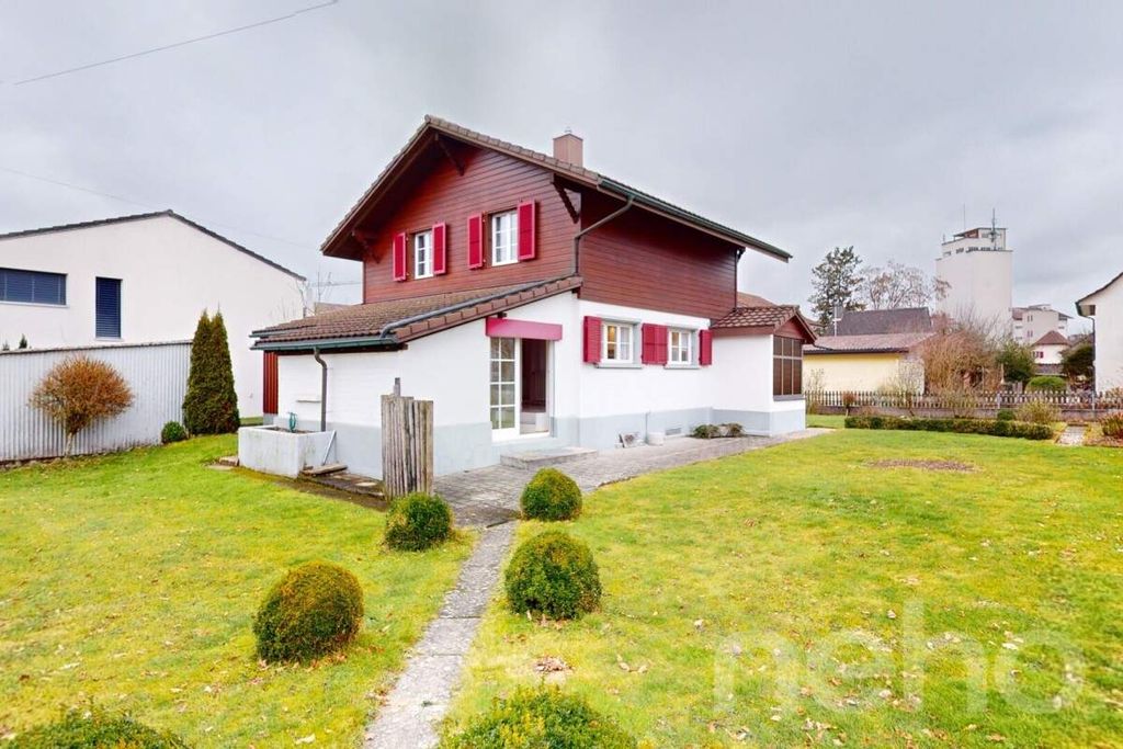 Property photo 3 of 13