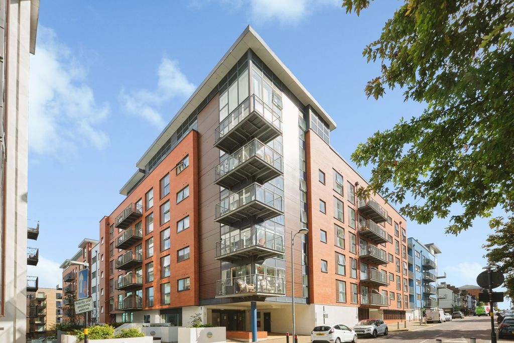 Property photo 1 of 15 Pbox-Img.Jpg