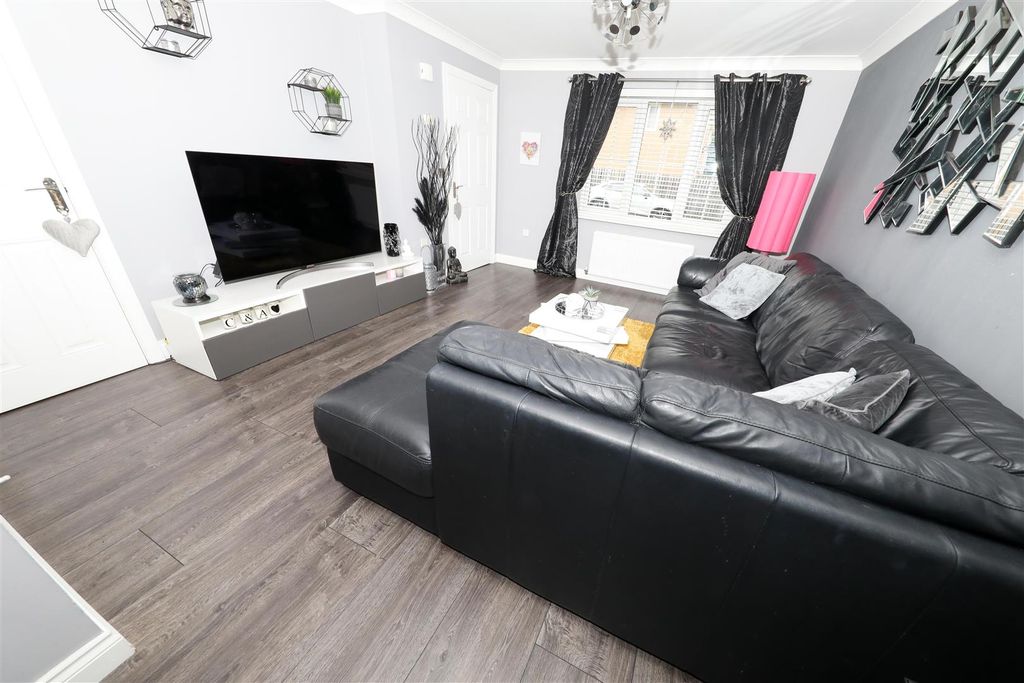 Property photo 3 of 20 H