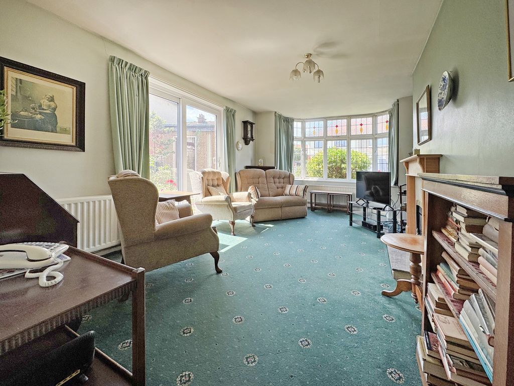 Property photo 3 of 38