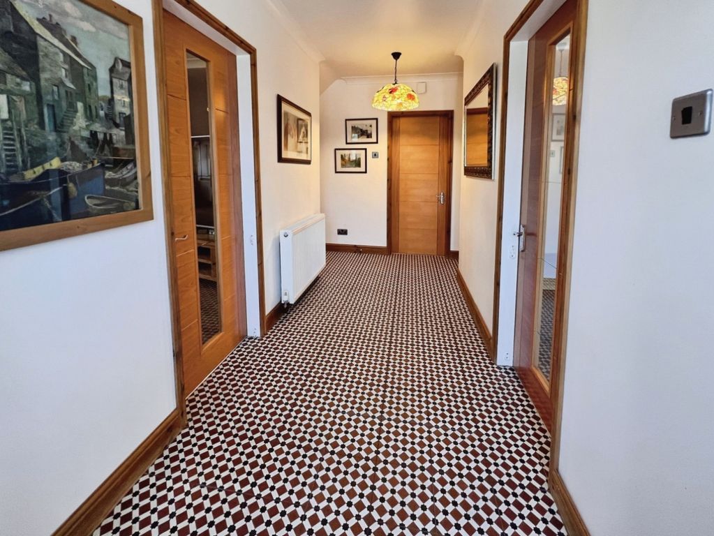 Property photo 3 of 19 Hallway