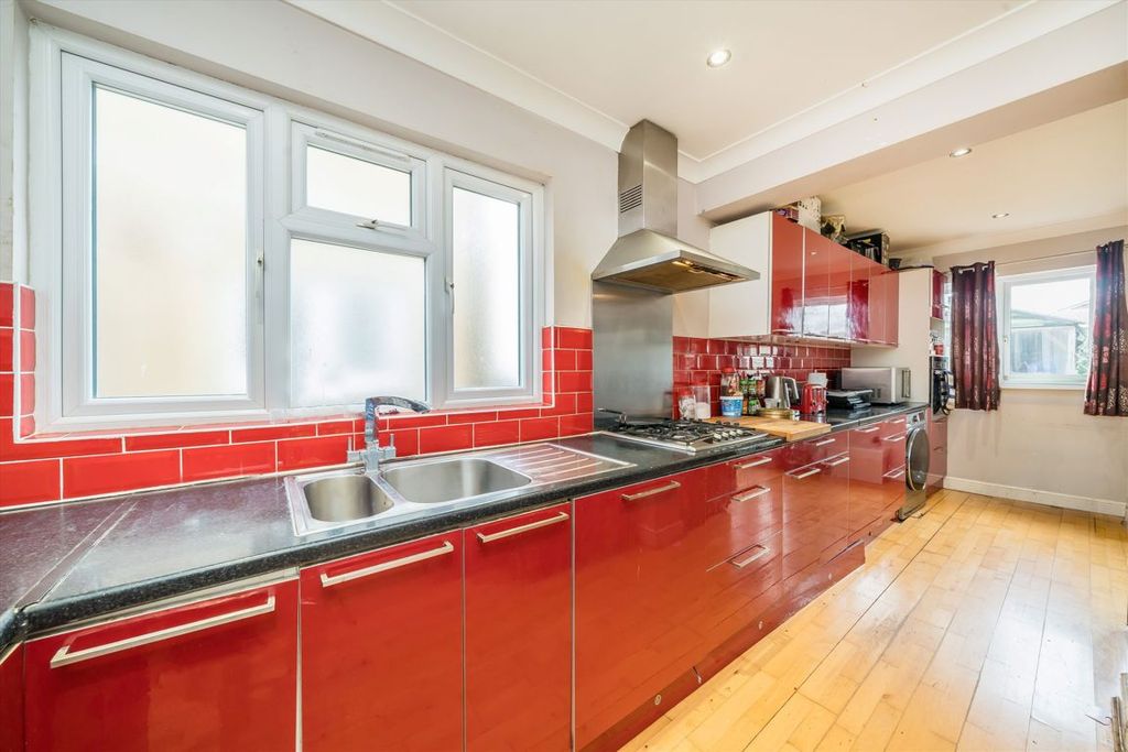 Property photo 3 of 7