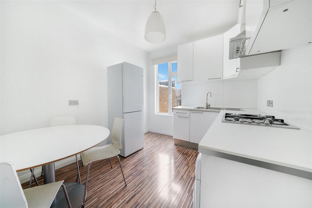 Property photo 2 of 10 Separate Fitted Kitchen