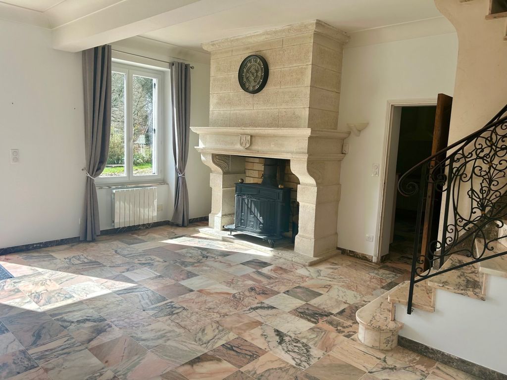 Property photo 2 of 22