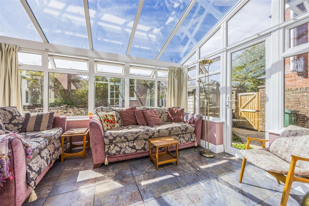 Property photo 2 of 29 18 Cawley Road, Chichester-Porticomarketing-Nexa-1