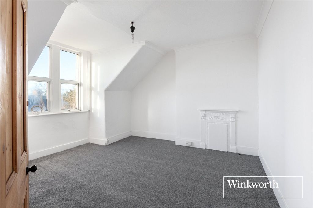 Property photo 3 of 12 Picture No. 04