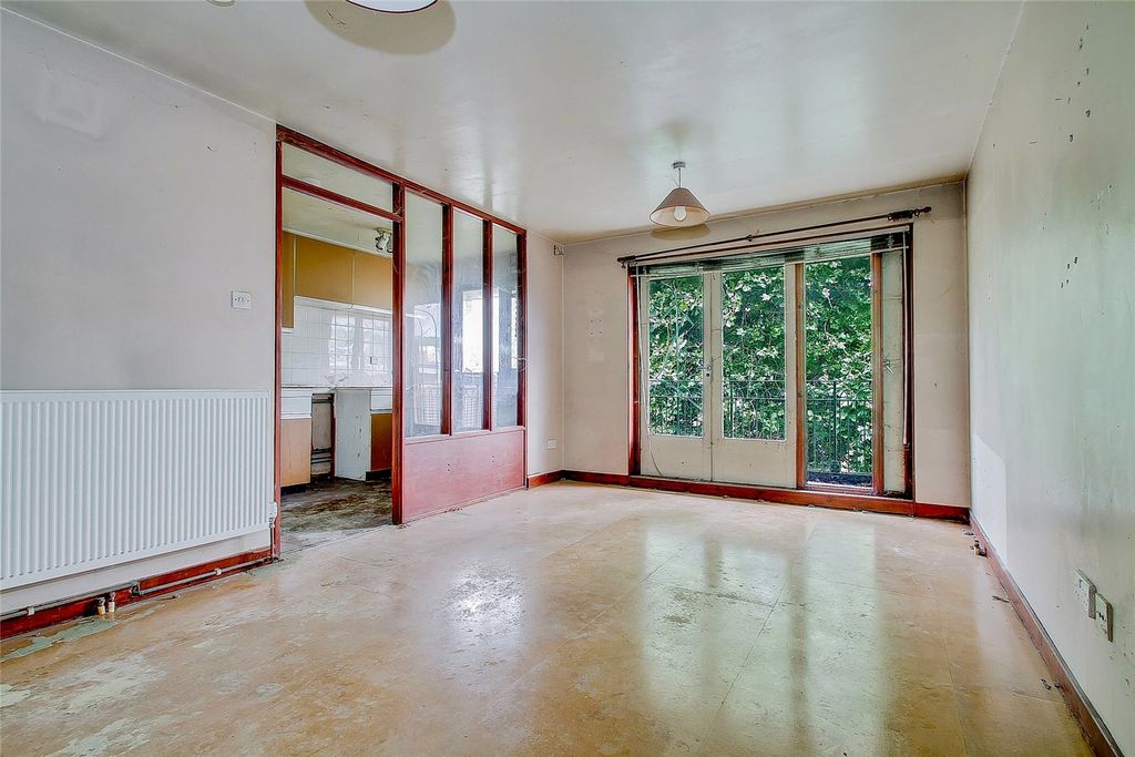 Property photo 3 of 8 Picture No. 18