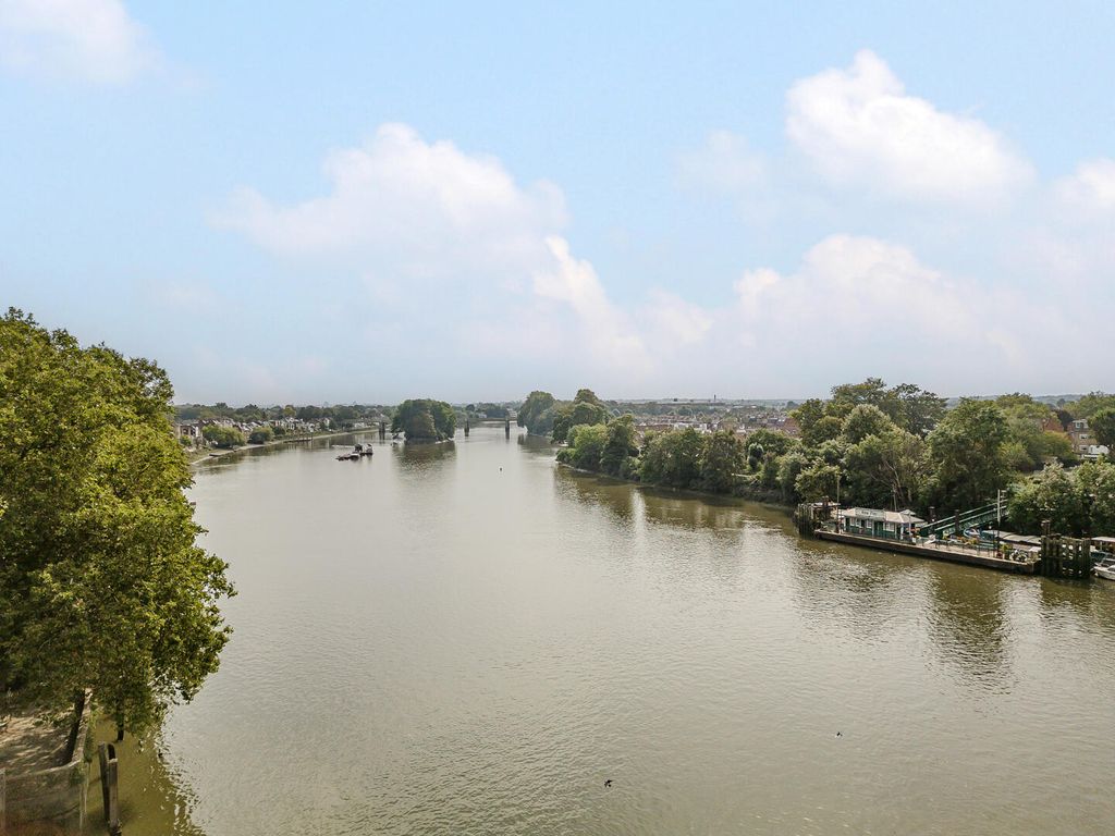 Property photo 3 of 12 Exterior