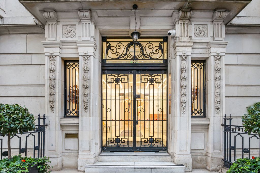 Property photo 3 of 14 Exterior