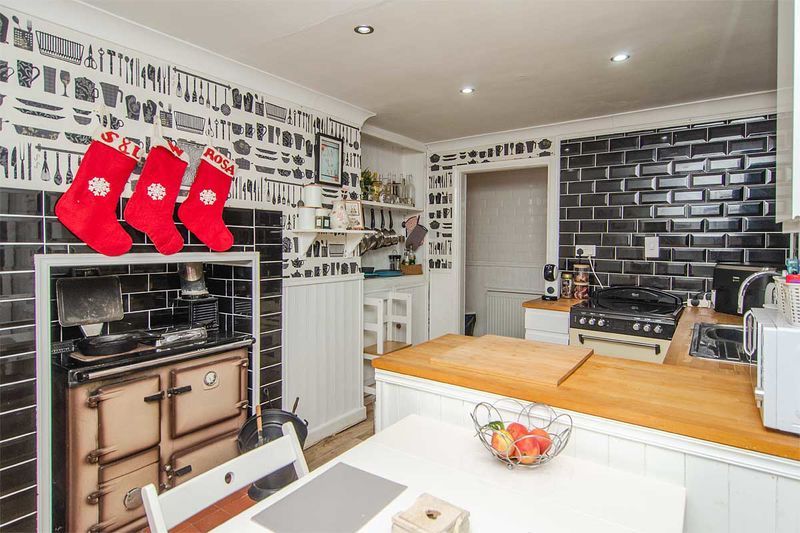 Property photo 2 of 18 Photo 11