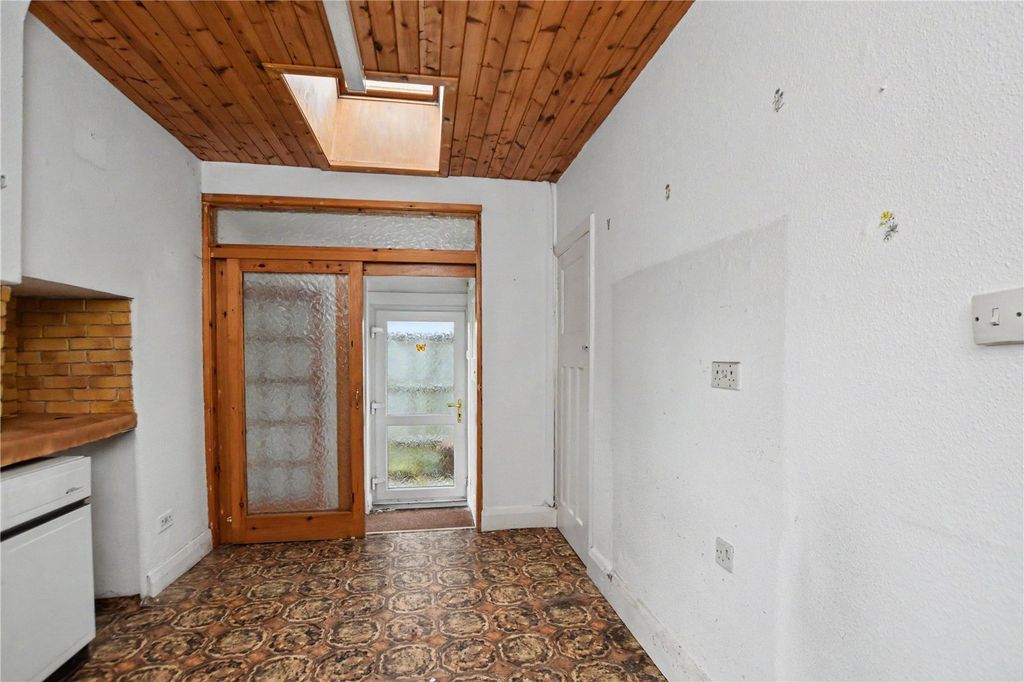 Property photo 2 of 28 Picture No. 03