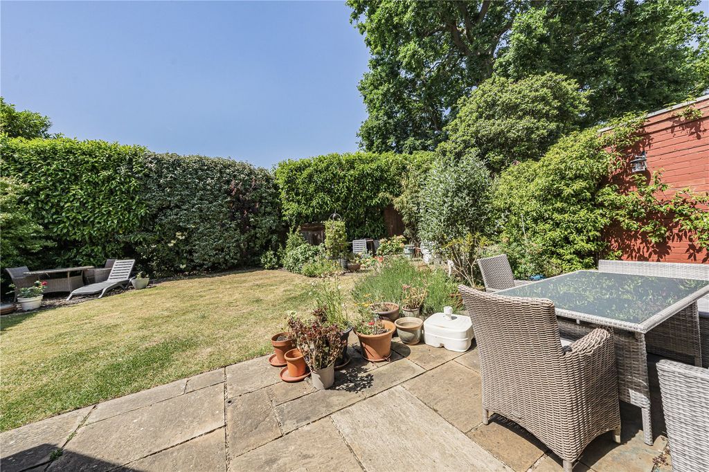 Property photo 2 of 17 Picture No. 16
