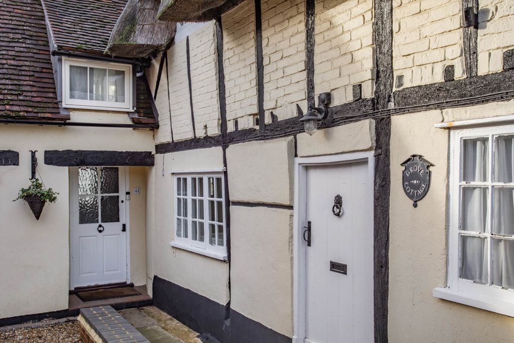 Property photo 2 of 32