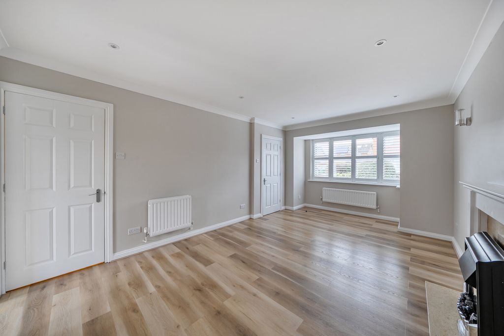 Property photo 2 of 17 1416880-5-6993175...