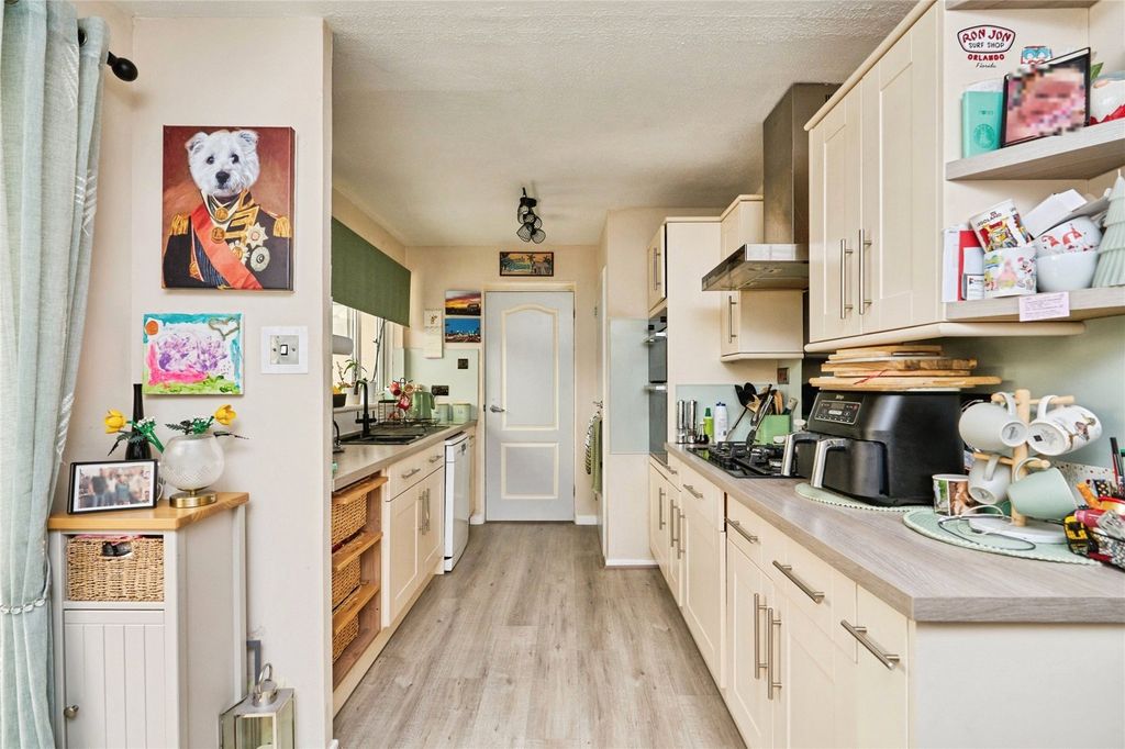 Property photo 3 of 20 Kitchen/Diner
