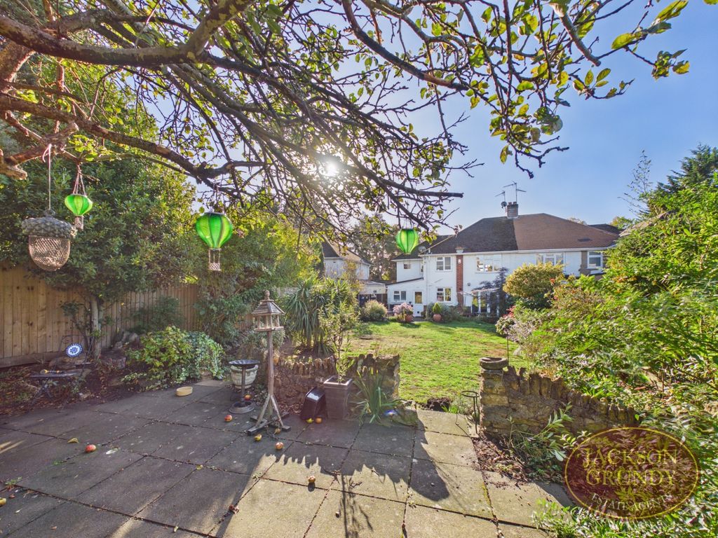 Property photo 2 of 21 Westone Avenue