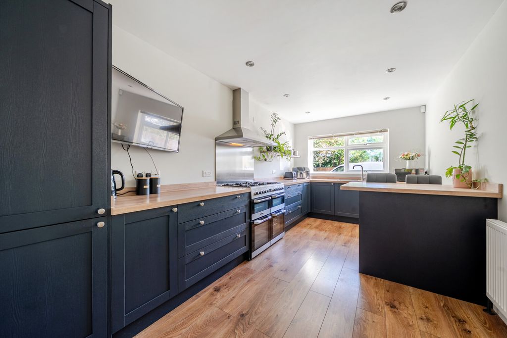 Property photo 3 of 26 1519736-15-1A086c...
