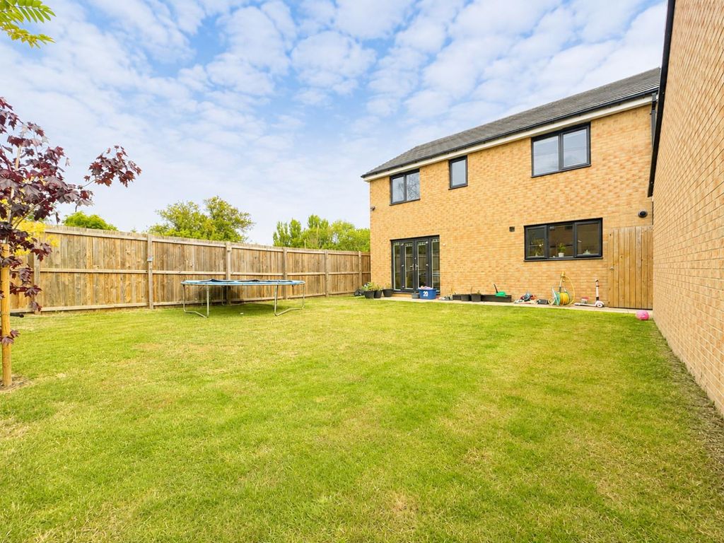 Property photo 2 of 23