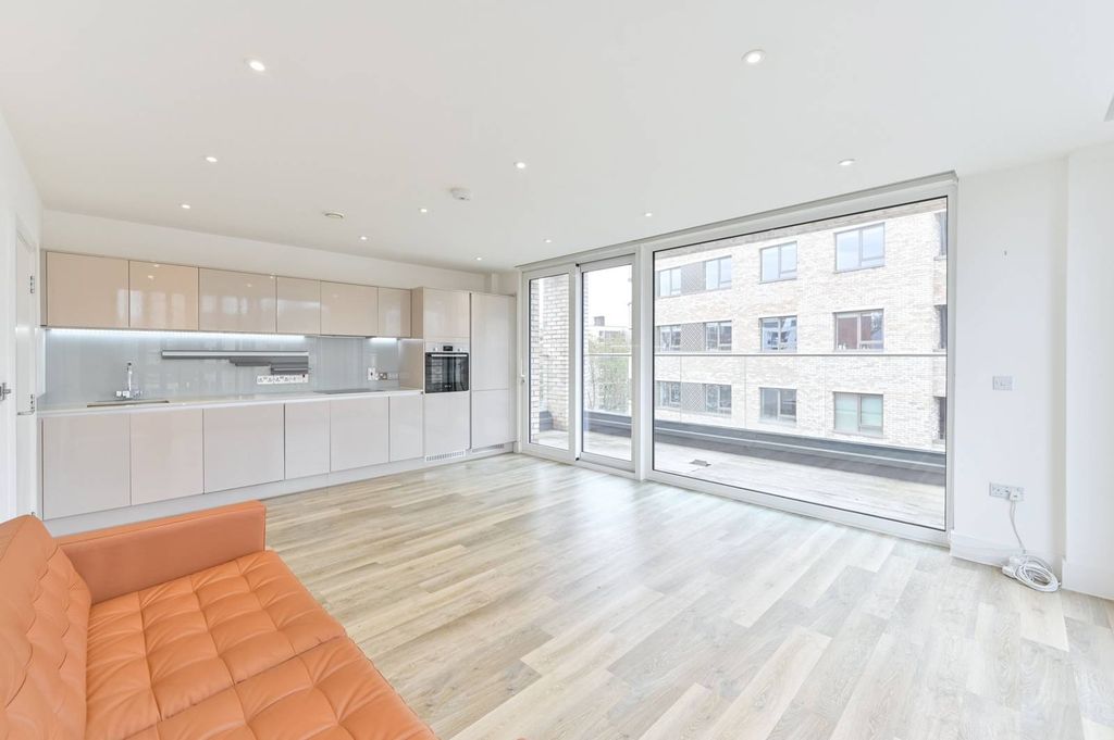 Property photo 2 of 14