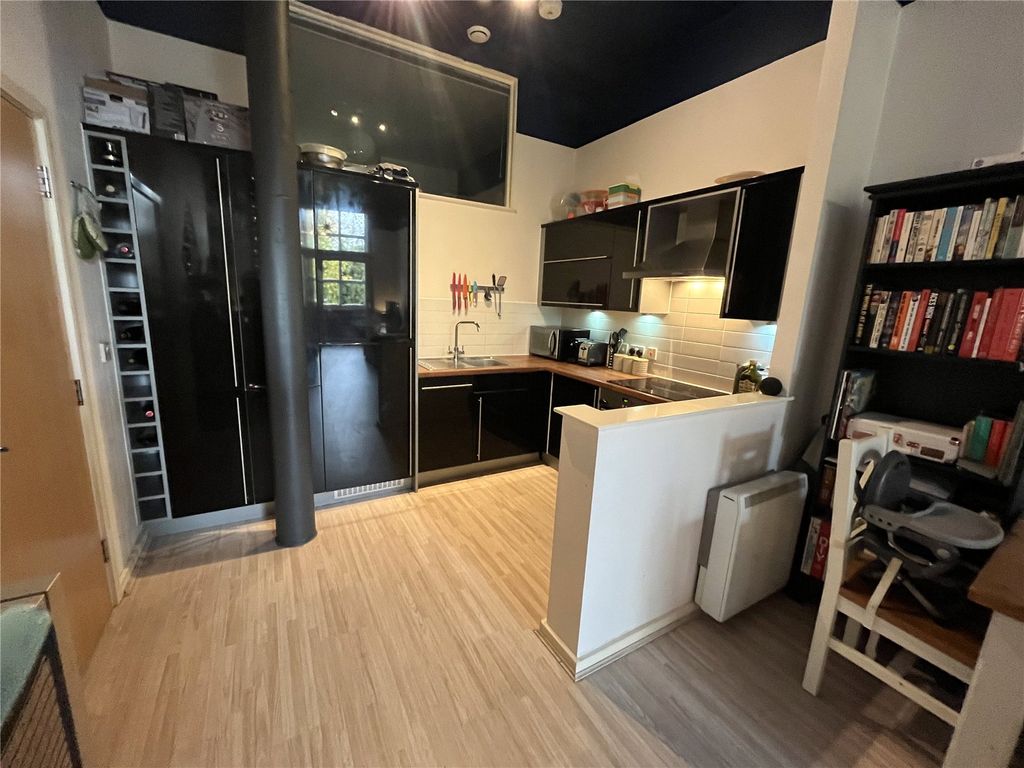 Property photo 3 of 14 Picture No. 10