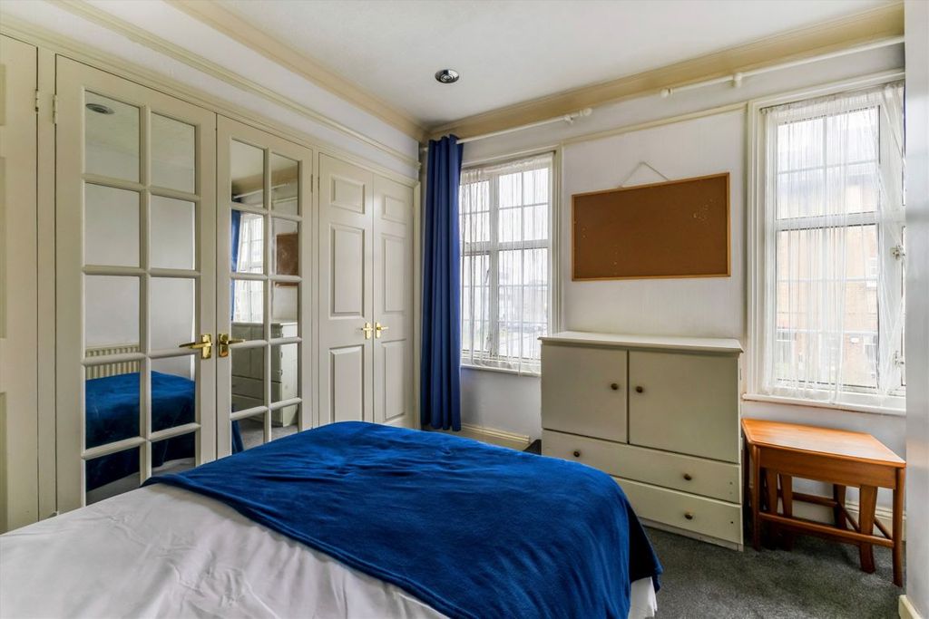 Property photo 2 of 5