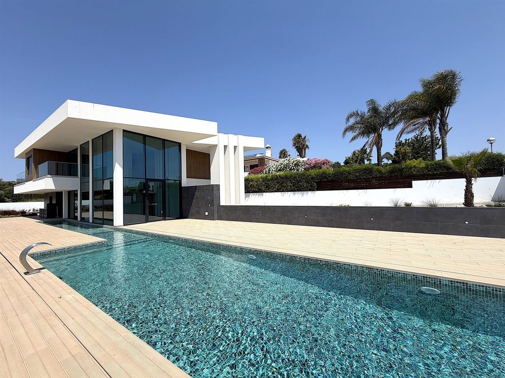 Property photo 1 of 30 Luxury Contemporary Villa With Pool Just Minutes From Porto De Mós Beach