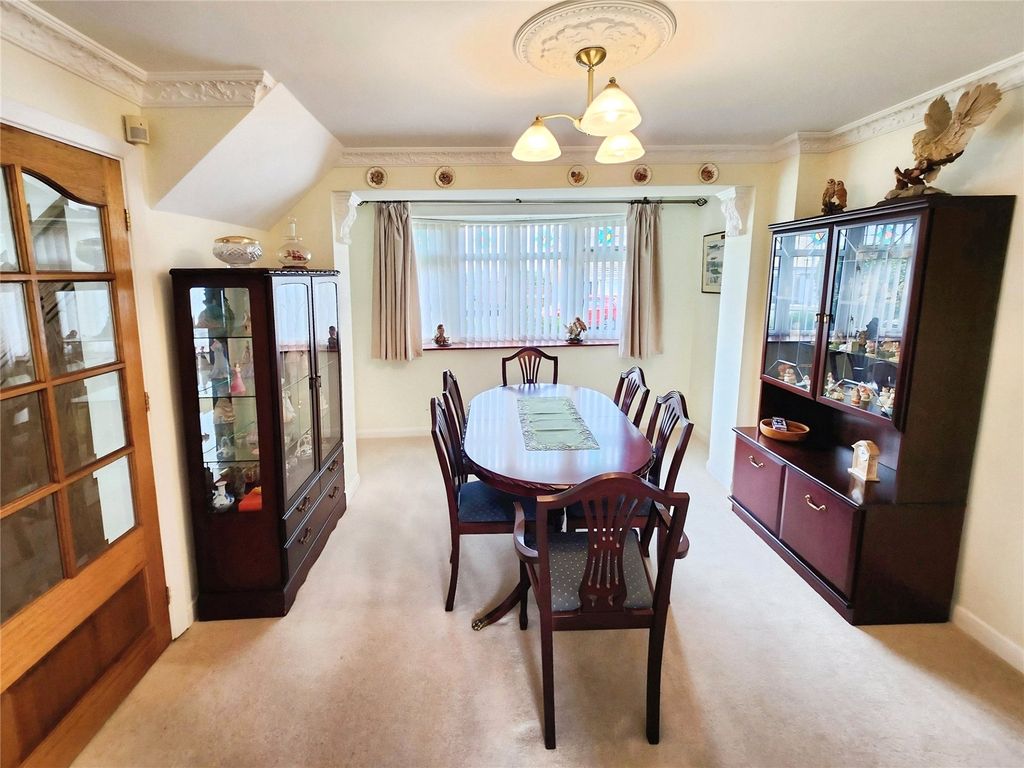 Property photo 3 of 18 Dining Room
