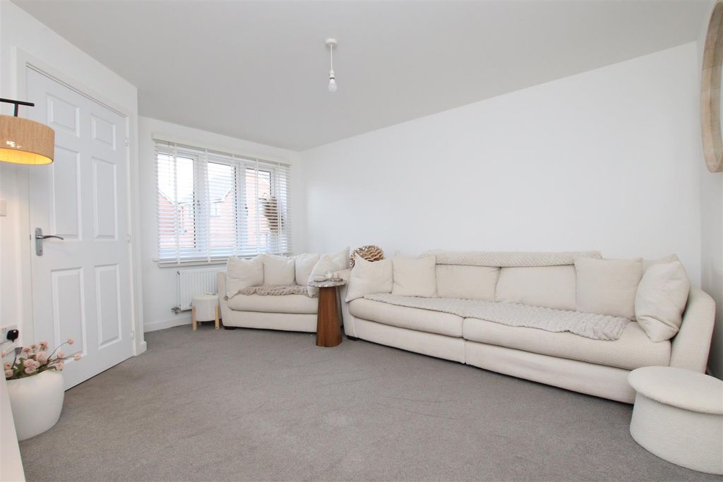Property photo 2 of 13 Living Room..Jpg