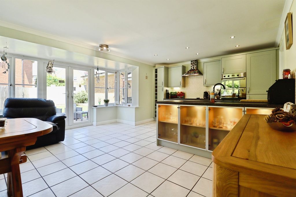 Property photo 2 of 35